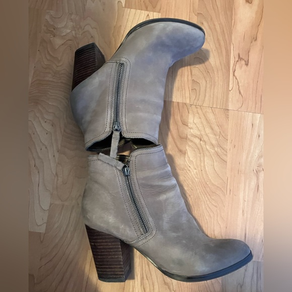 Aldo block heel ankle boot with zipper - Picture 3 of 7